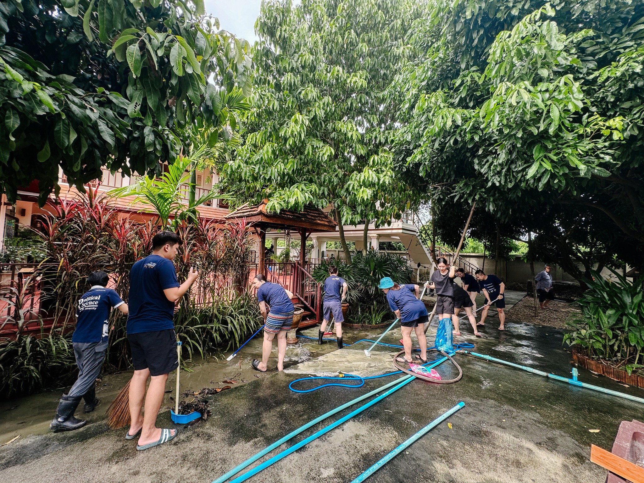 รัฐศาสตร์ฯ มช. จัดกิจกรรม "รัฐศาสตร์ฯ รวมพลัง ฟื้นฟูบ้าน ฟื้นฟูใจ" สมาชิกคณะฯ ที่ได้รับผลกระทบจากน้ำท่วม ครั้งที่ 1