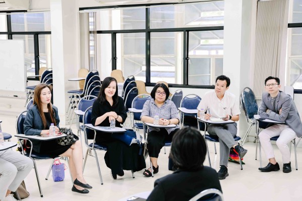 คณะรัฐศาสตร์ฯ มช. จัดกิจกรรมประชุมเชิงปฏิบัติการ “กลยุทธ์พิชิตทุนวิจัยสู่ข้อเสนอโครงการที่ประสบความสำเร็จ”