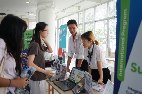 คณะรัฐศาสตร์ฯ มช. ร่วมกิจกรรมประชาสัมพันธ์หลักสูตรของคณะฯ ในงาน “SBS University Fair 2025