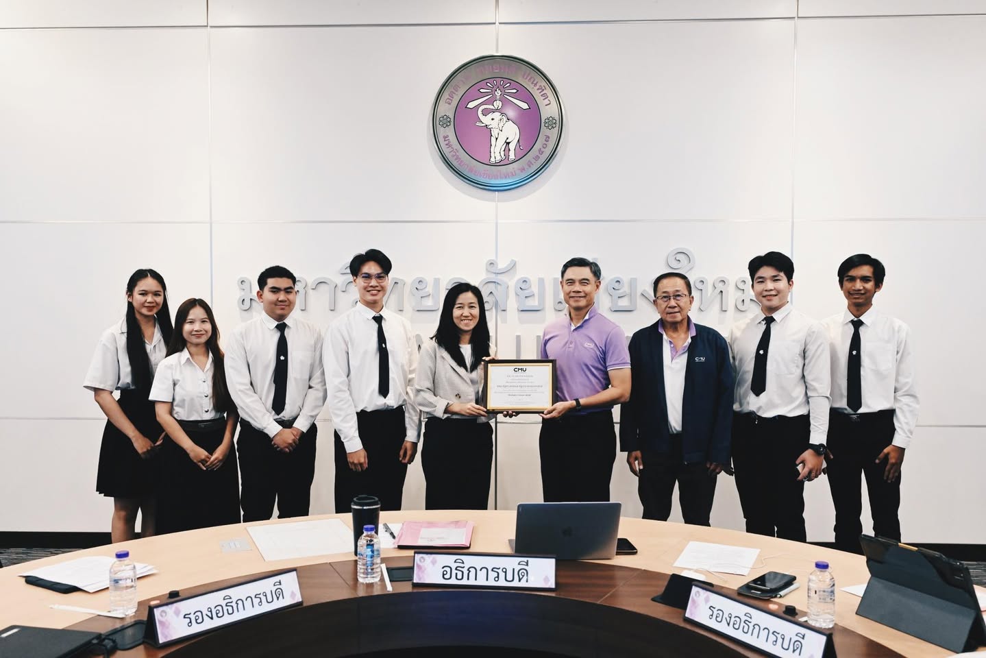 รัฐศาสตร์ฯ มช. คว้ารางวัลอันดับ 2 คณะที่มีนักศึกษาใช้สิทธิ์เลือกตั้งสูงสุด ประจำปี 2568